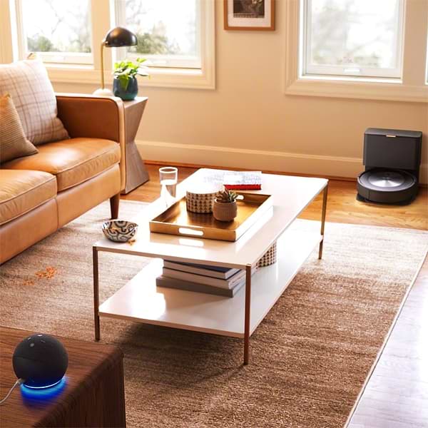 Фото - Робот-пылесос iRobot Roomba J7+ (j755840)