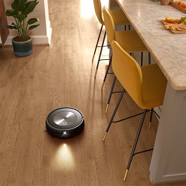 Фото - Робот-пылесос iRobot Roomba J7+ (j755840)