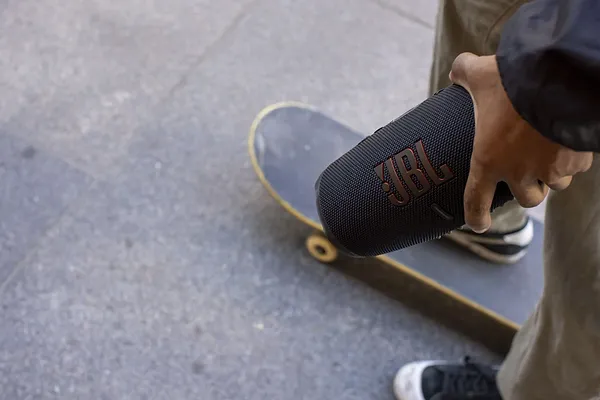 Фото - Портативна акустика JBL Charge 5 Black (JBLCHARGE5BLK)