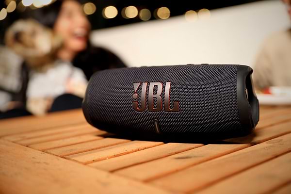 Фото - Портативна акустика JBL Charge 5 Black (JBLCHARGE5BLK)
