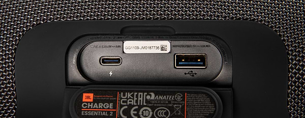 Фото - Портативная акустика JBL Charge Essential 2 Black (JBLCHARGEES2)