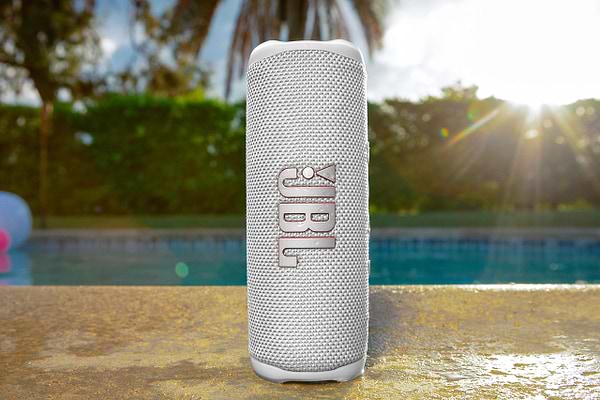 Фото - Портативна акустика JBL Flip 6 White (JBLFLIP6WHT)