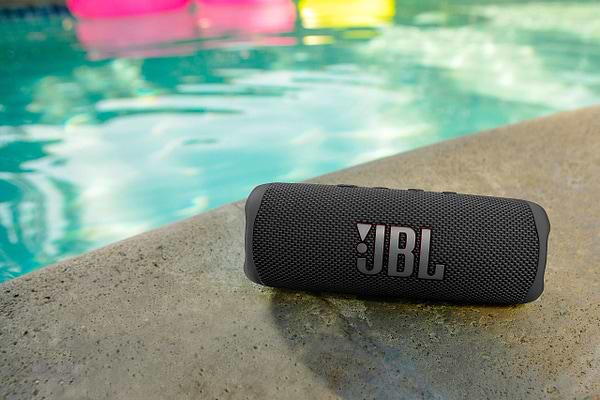 Фото - Портативная акустика JBL Flip 6 Black (JBLFLIP6BLKEU)