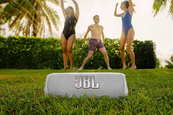 Фото - Портативна акустика JBL Flip 6 White (JBLFLIP6WHT)