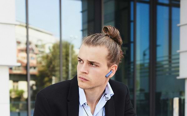 Фото - Наушники вкладыши беспроводные TWS JBL Tune 220TWS Black (JBLT220TWSBLK)