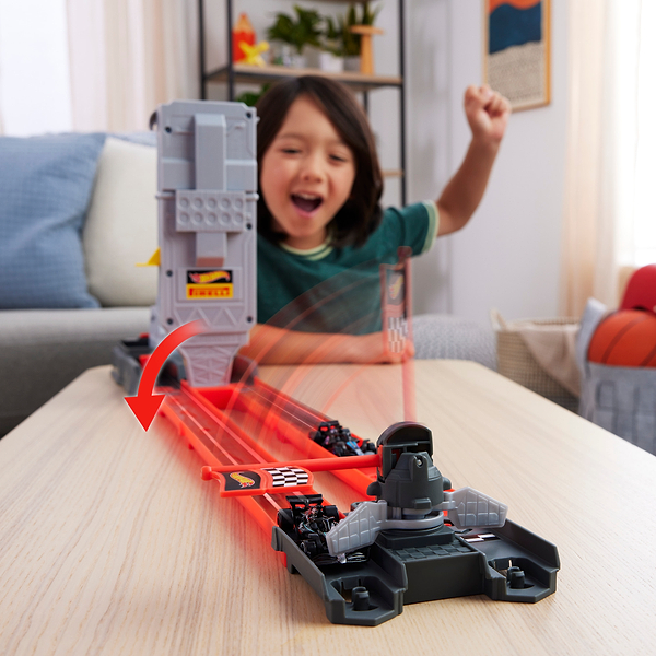 Фото - Игровой набор Hot Wheels Старт F1 (JKM88)