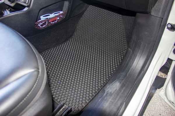 Фото - Коврики из экокожи в салон авто EVAtech ECO для Renegade (2 clips) Jeep 2014 1 поколение SUV USA JP23862CE5OU2BBB