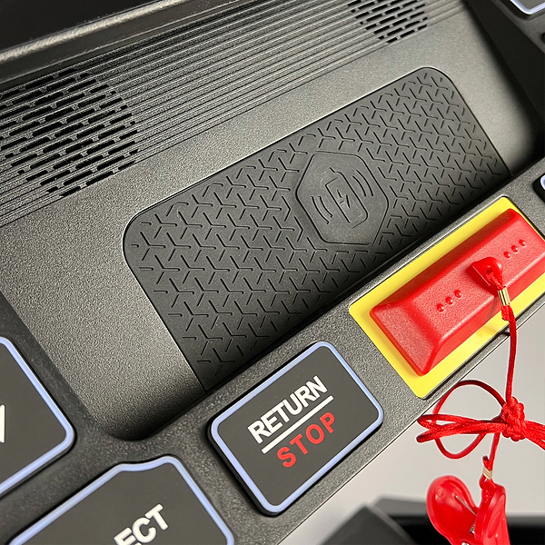 Фото - Бігова доріжка FitLogic T581A