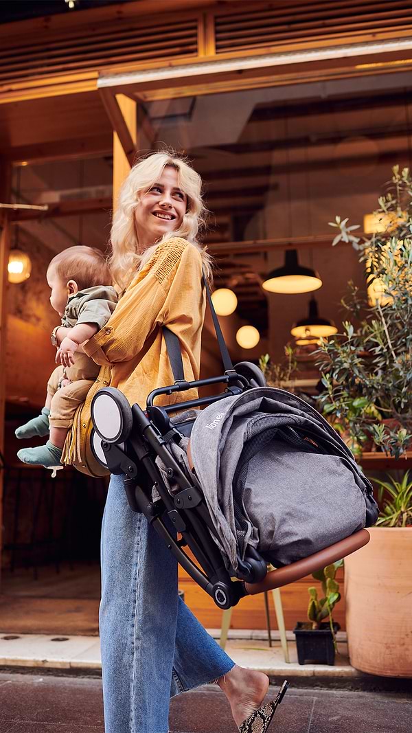 Фото - Коляска прогулянкова Lionelo Julie Dark Grey