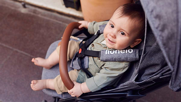 Фото - Коляска прогулянкова Lionelo Julie Dark Grey