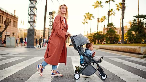 Фото - Коляска прогулянкова Lionelo Julie Dark Grey