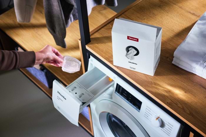 Фото - Пральний порошок Miele для білої білизни UltraWhite 2.7 кг (11997081EU6)