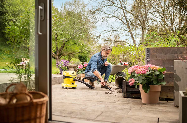 Фото - Пилосос для сухого прибирання з мішком Karcher WD 2-18 без АКБ і ЗП (1.628-500.0)