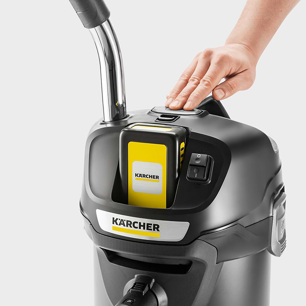 Фото - Пылесос для сухой уборки без мешка Karcher AD 2 Battery для сбора золы (1.348-300.0)