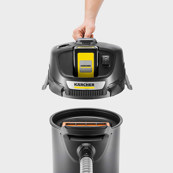 Фото - Пылесос для сухой уборки без мешка Karcher AD 2 Battery для сбора золы (1.348-300.0)