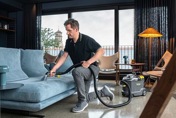 Фото - Пилосос миючий з контейнером Karcher Puzzi 8/1 (1.100-240.0)