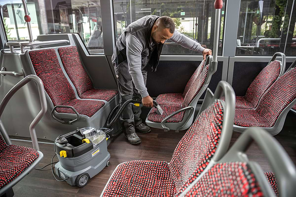 Фото - Пилосос миючий з контейнером Karcher Puzzi 8/1 (1.100-240.0)