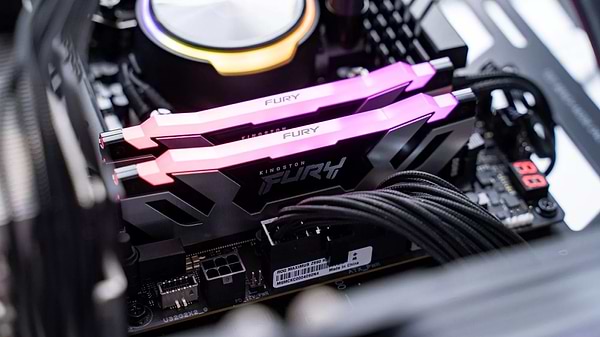 Фото - Память DDR Kingston Fury Renegade RGB White 2x16GB/7200 DDR5 XMP (KF572C38RWAK2-32)