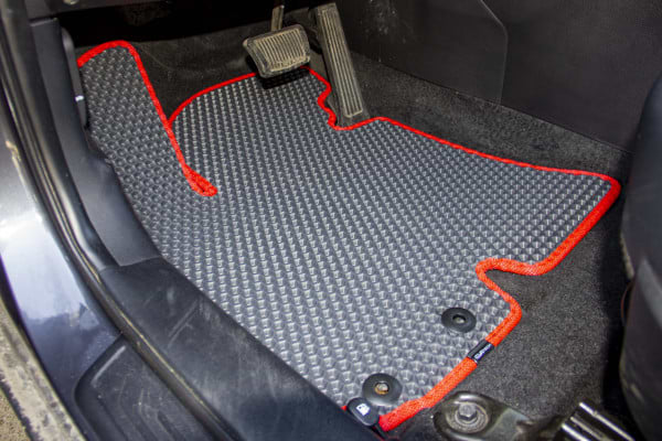 Фото - Коврики из экокожи в салон авто EVAtech для Sportage (SL) Kia 2010-2015 3 поколение SUV EU (KI1323C5LA3BBLB)