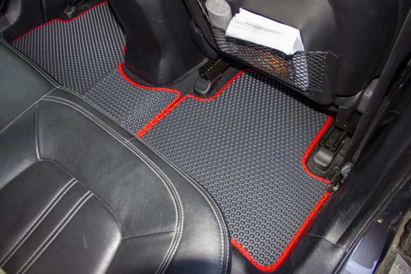 Фото - Коврики из экокожи в салон авто EVAtech для Sportage (SL) Kia 2010-2015 3 поколение SUV EU (KI1323C5LA3BBLB)