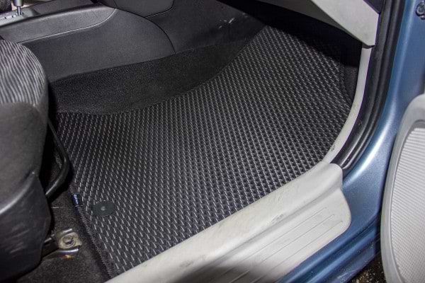 Фото - Килимки з екошкіри в салон авто EVAtech для Ceed (ED) Kia 2006-2009 1 покоління Combi EU (KI3101CVC5AV2BBB)