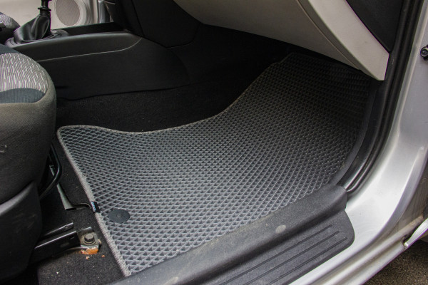 Фото - EVA килимки в салон авто передні EVAtech для Ceed (ED) Kia 2006-2009 1 покоління Combi EU (KI3101ABC2AV2SBB)