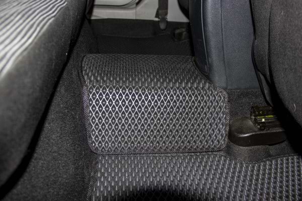 Фото - Коврики из экокожи в салон авто EVAtech для Ceed (ED) Kia 2006-2009 1 поколение Htb EU (KI3102CBO5AV2BBB)