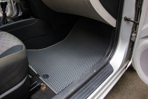 Фото - EVA коврики в салон авто передние EVAtech для Ceed (ED) Kia 2006-2009 1 поколение Htb EU (KI3102ABC2AV2RGB)