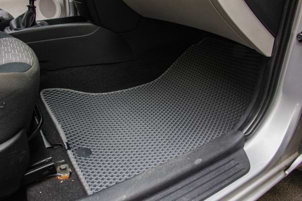 Фото - Килимки з екошкіри в салон авто EVAtech для Ceed (ED) Kia 2006-2009 1 покоління Htb EU (KI3102CCC5AV2BBB)