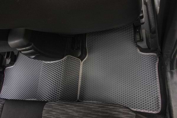 Фото - Коврики из экокожи в салон авто EVAtech для Ceed (ED) Kia 2006-2009 1 поколение Htb EU (KI3102CGC5AV2BBB)