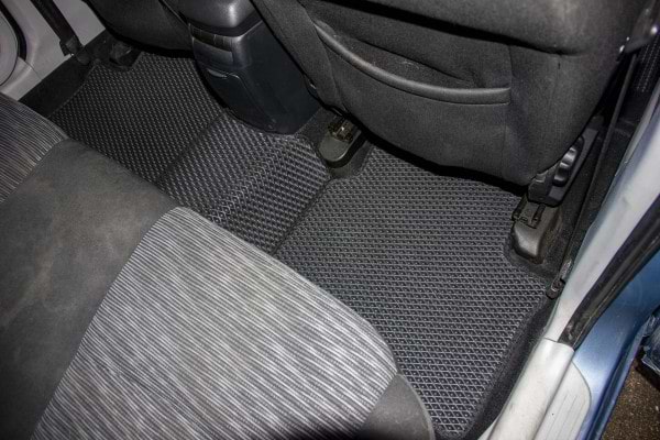 Фото - Коврики из экокожи в салон авто EVAtech для Ceed (ED) Kia 2006-2009 1 поколение Htb EU (KI3102CGC5AV2BBB)