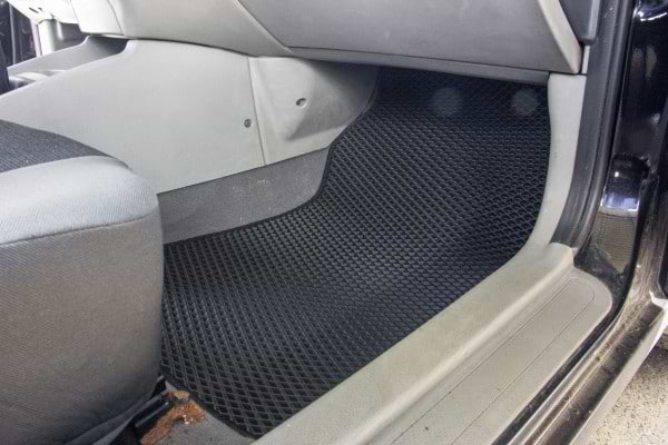 Фото - EVA коврики в салон авто передние EVAtech для Cerato (LD) Kia 2004-2008 1 поколение Sedan EU (KI3107A2RGB)