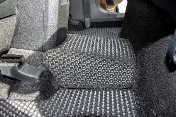 Фото - EVA коврики в салон авто EVAtech для Sportage (NQ5) Kia 2021 5 поколение SUV EU (KI42641CD5LA2RBB)