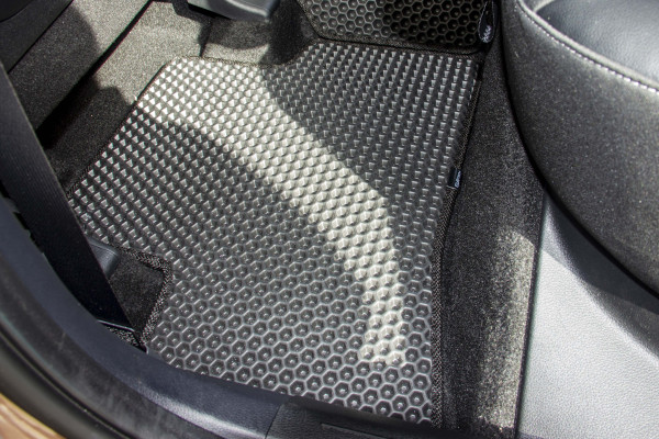 Фото - EVA коврики в салон авто EVAtech для Sportage (NQ5) Kia 2021 5 поколение SUV EU (KI42641CD5LA2RBB)