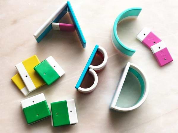 Фото - Магнитный конструктор Kid O Азбука (10454)