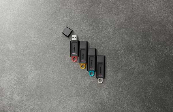 Фото - Флеш USB Kingston USB 3.2 Gen1 DataTraveler Exodia Black-Yellow (DTX/128GB)