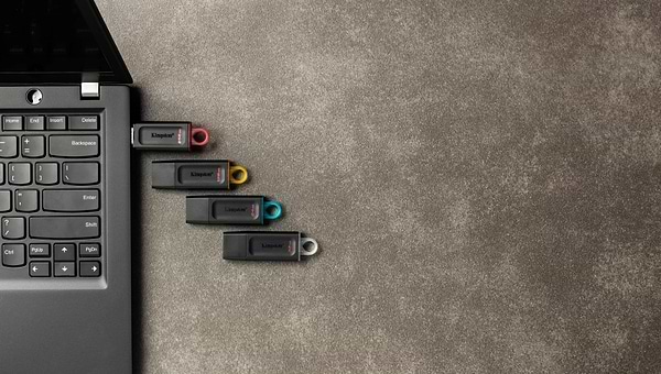 Фото - Флеш USB Kingston USB 3.2 Gen1 DataTraveler Exodia Black-Yellow (DTX/128GB)