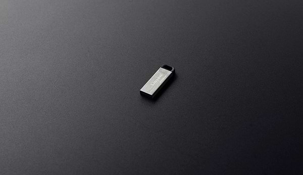 Фото - Флеш USB Kingston DataTraveler Kyson 32GB USB 3.2 Silver-Black (DTKN/32GB)