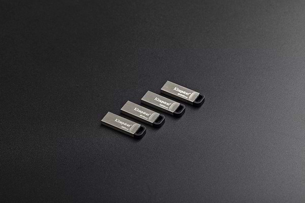 Фото - Флеш USB Kingston DataTraveler Kyson 128GB USB 3.2 Silver-Black (DTKN/128GB)