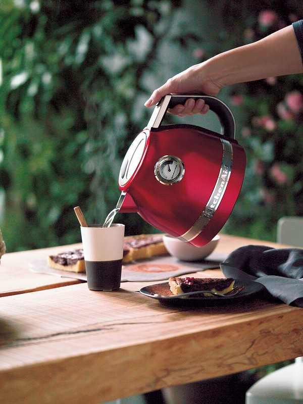 Фото - Электрический чайник KitchenAid Artisan (5KEK1522ECA)
