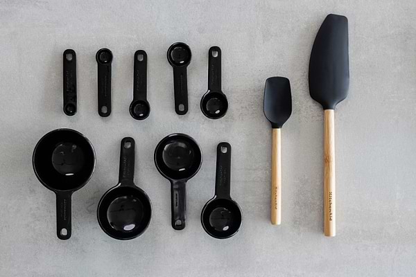 Фото - Кухарський набір приладів KitchenAid Classic 11 пр. чорний (KQG492OHOBE)