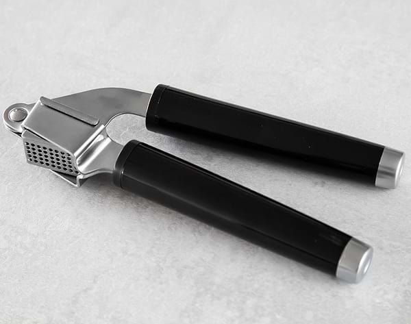 Фото - Прес для часнику KitchenAid Classic 19 см чорний (KCG132OHOBE)