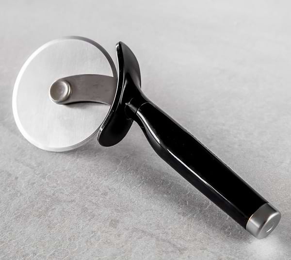 Фото - Ніж для піци KitchenAid Classic 23 см чорний (KCG113OHOBE)