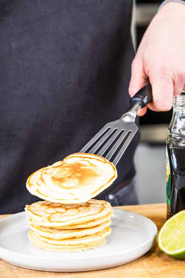 Фото - Лопатка кухонна KitchenAid Classic 31.8 см чорний (KCG024OHOBE)