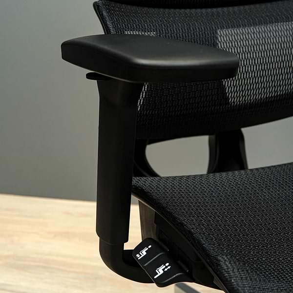 Фото - Крісло для геймерів Richman Ерговік Хром Synchro Сітка Чорна