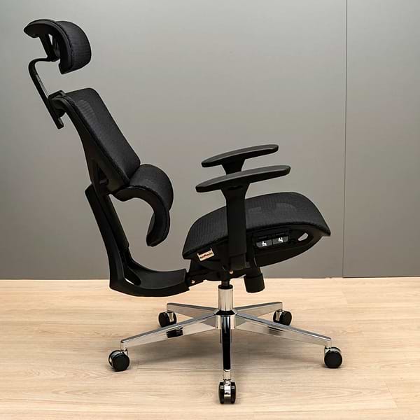 Фото - Крісло для геймерів Richman Ерговік Хром Synchro Сітка Чорна