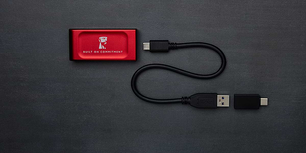 Фото - SSD-накопитель внешний Kingston XS1000 BoC 2000GB USB 3.2 Gen 2 Red (SXS1000R/2000GA)