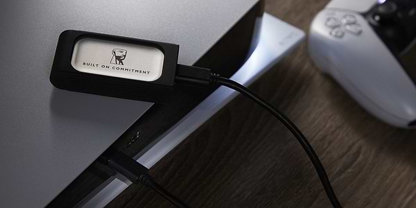 Фото - SSD-накопитель внешний Kingston XS2000 BoC 1000GB USB 3.2 Gen 2x2 IP55 Silver (SXS2000/1000GA)