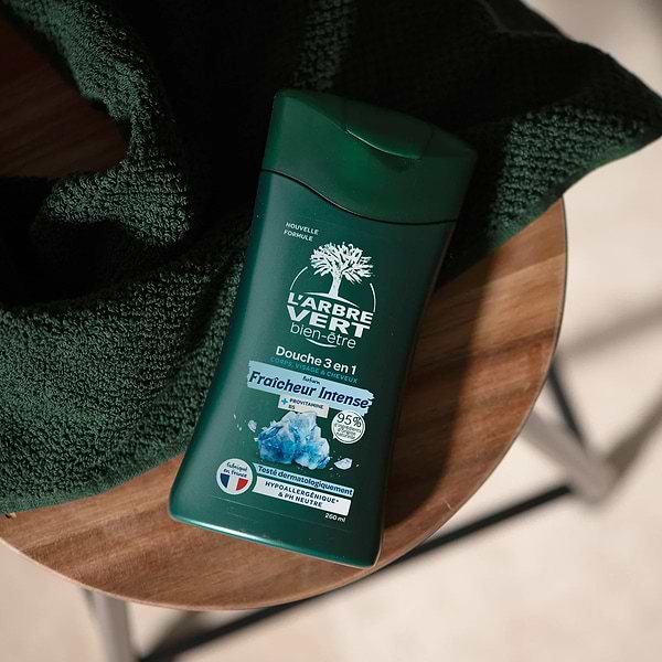 Фото - Гель для душа L'Arbre Vert Интенсивная свежесть с провитаминами В5 260 мл (3450601100512)