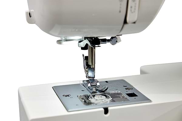 Фото - Уцінка - Швейна машина Leader NOIR